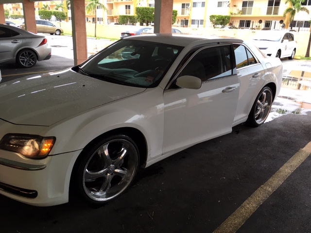 2013 Chrysler 300 Largo FL